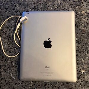 Apple iPad 16GB - Sleek Silver Finish